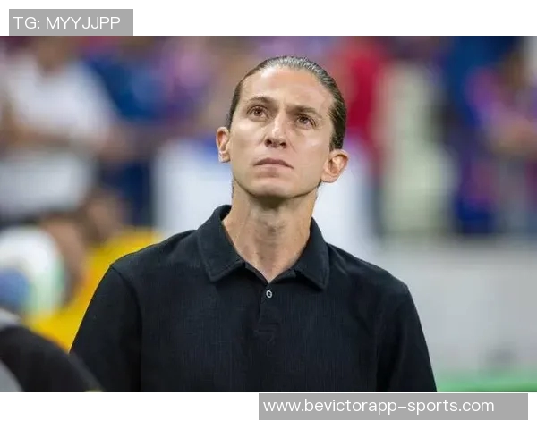 弗拉门戈主帅费利佩路易斯谈续约计划并表达回归欧洲执教愿望