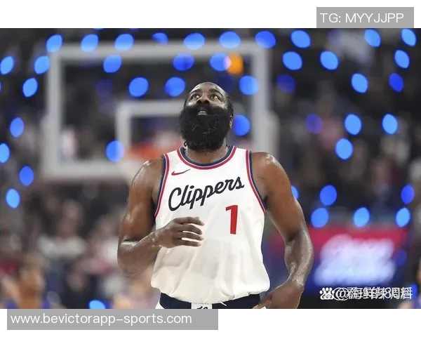 哈登首节表现抢眼轻松拿下11分3篮板2助攻正负值高达14